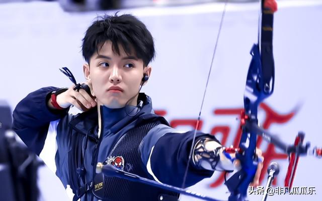 爱江山更爱美人，“英年早婚”的5位男星，不给其他女生任何机会