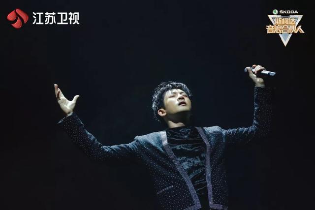 苏有朋《音浪合伙人》惊艳登场，新歌舞台首秀霸气回归歌坛