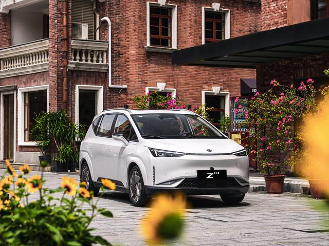 2025年第一个倒下的新势力出现了，曾强制员工卖车
