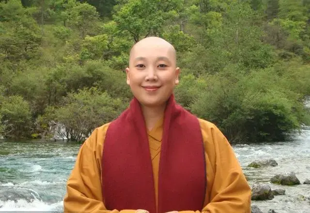 《青藏高原》的原唱李娜，看不起娱乐圈的浮尘，神秘失踪却出现在