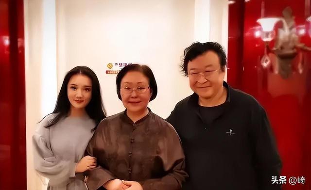 斯琴高娃的女儿孙丹：我的沧桑母亲，我的瘫痪父亲，我带泪的亲情