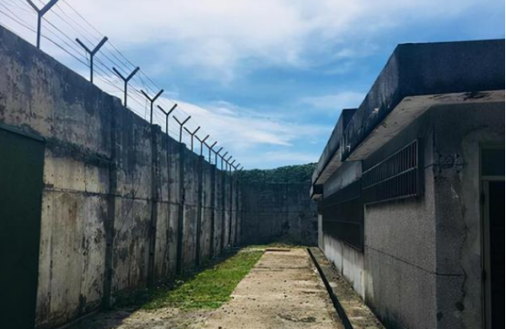 1993年，一名采购员私自拿走27万公款，劫机潜逃台湾省，下场如何