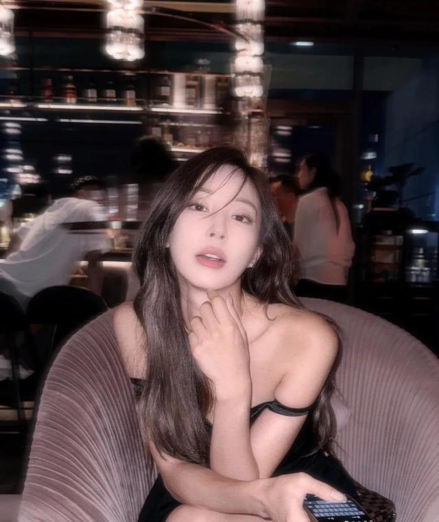 韩国美女模特！火辣身材！独特气质