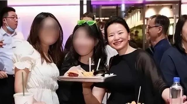 央视前主持成蕾潜伏20年，因一句口误，暴露间谍身份