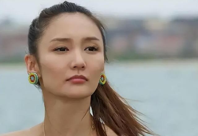 牛萌萌：从一线演员沦落到开网店，经历多段感情绯闻，今仍单身