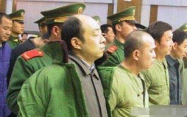 太原黑老大李满林：25岁称霸山西作恶14年，被判死刑时情绪崩溃