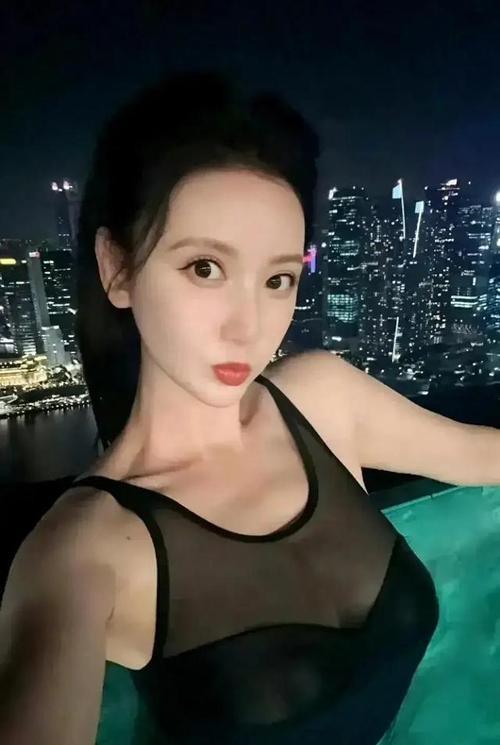 张萌和富豪老公秀恩爱，童话果然是骗人的！现实中霸道总裁不好看