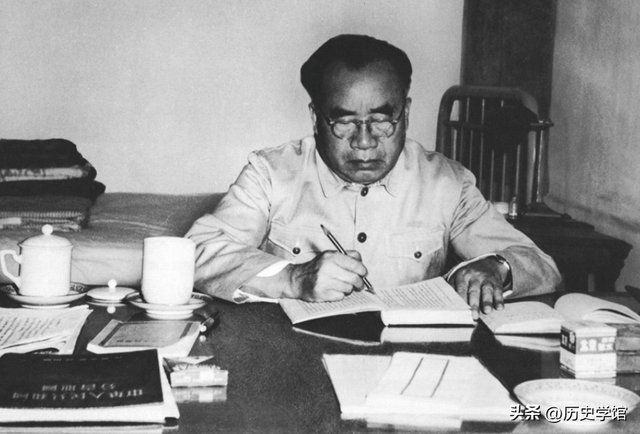1975年，重庆掘出一戴手铐的女尸，揭开了26年前女地下党失踪之谜
