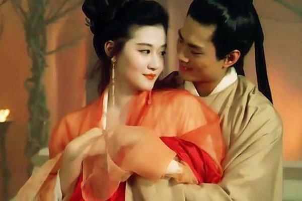 18年后，陈宝莲跳楼撇下的男婴，已经长成干爹“黄大少”的模样