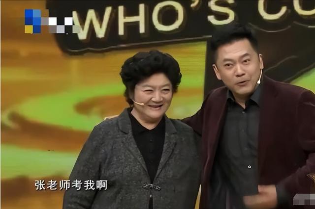 “藏”了那么多年，原来何政军的妻子是她，怪不得当初会拒绝巩俐