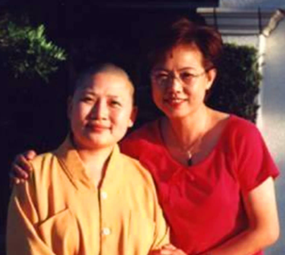 55岁的李娜:从“歌坛天后”到“削发为尼”,她经历了啥?
