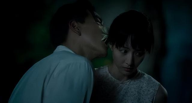 《第一炉香》：清纯学生堕落成妓女，被欲望裹挟的女孩会有多惨？