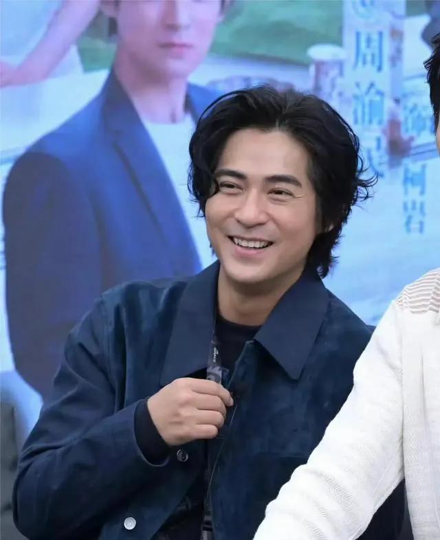 43岁周渝民颜值崩塌？发福脸盘变大，嘴唇逐渐消失，面相都改变了