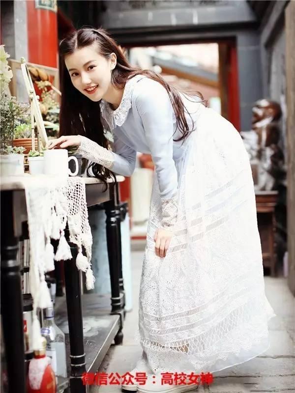中国传媒大学校花王鹤润，貌美如仙女，为什么却剃光头？