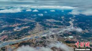 平陆运河企石枢纽上闸首输水廊道“鹅颈段”施工全部完成