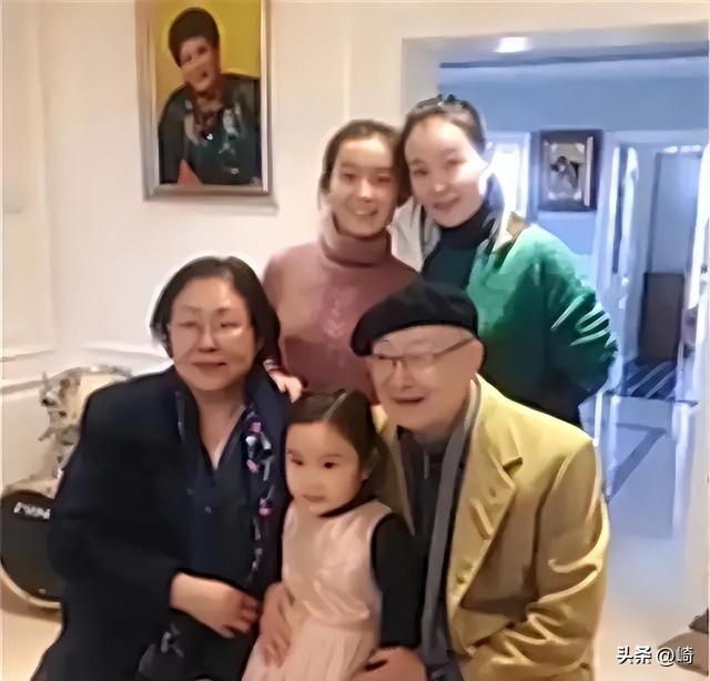 斯琴高娃的女儿孙丹：我的沧桑母亲，我的瘫痪父亲，我带泪的亲情