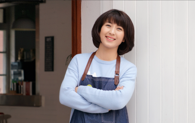 原来闫学晶的儿子就是他，也是演员，戏里戏外都是母子俩，没认出