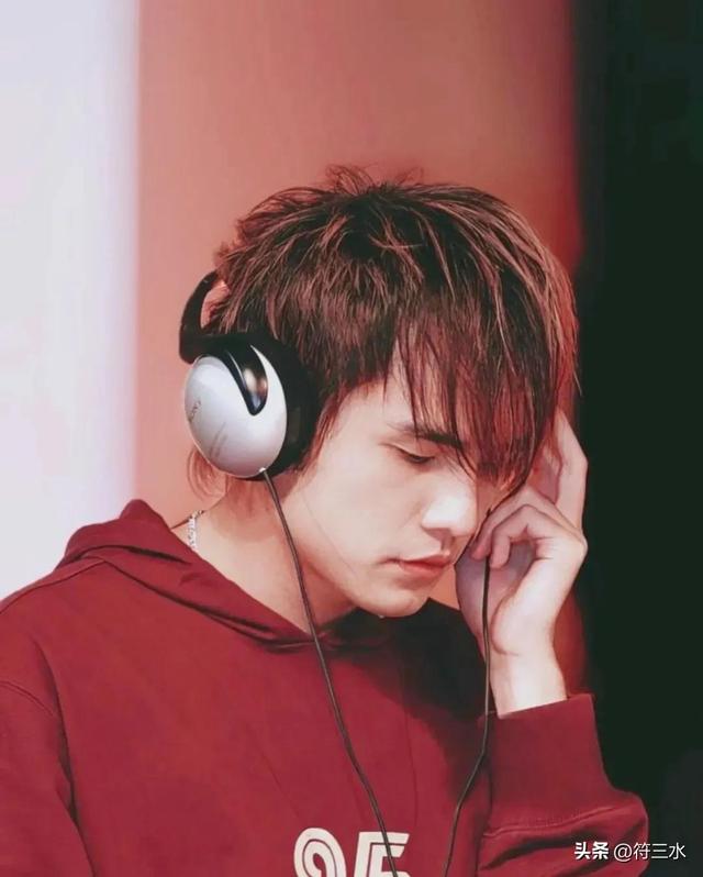 年轻时候的周杰伦，又是多少人的青春呢？