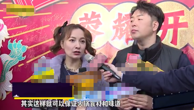 23岁关晓彤升级当老板！宣传全程黑脸惹争议，身旁主持尴尬暖场