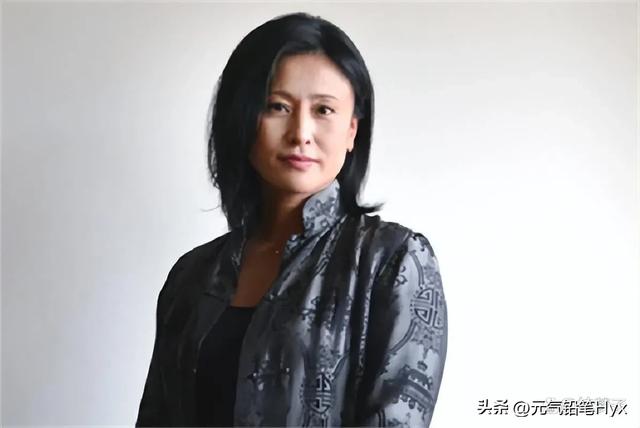 大岛由加利：从武打女星到港片传奇，她的打女之路究竟有多拼？