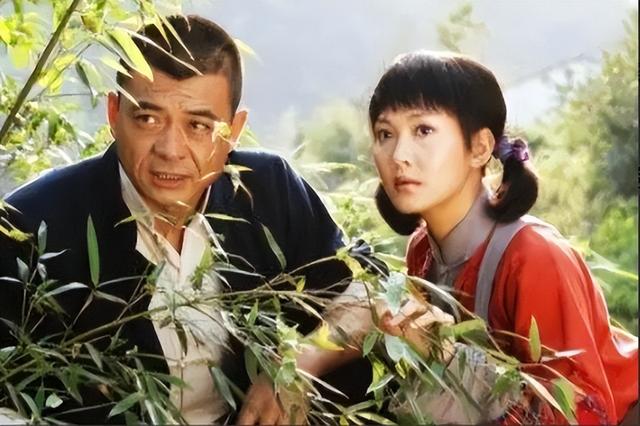 同是王新军儿子，前妻生的和后妻生的一对比，差距太明显了
