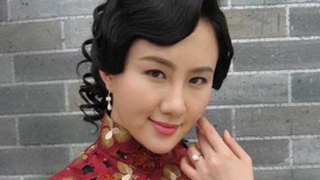 靳东再拍年代剧，《风雨上海滩》开播，张歆艺搭档孟瑶演女主