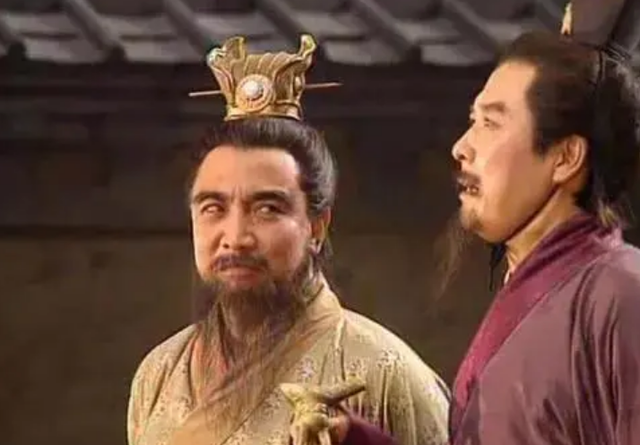 历史上真实的三英战吕布，到底是怎么回事？刘关张为啥不讲武德？