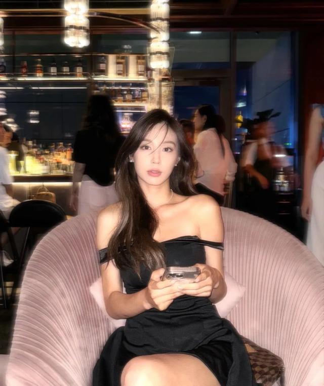韩国美女模特！火辣身材！独特气质