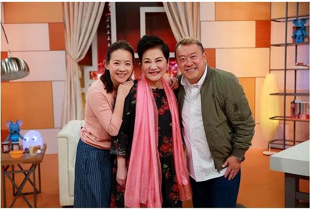 曾志伟的四个孩子：一个名导，一个败家，一个远嫁，一个50岁未婚