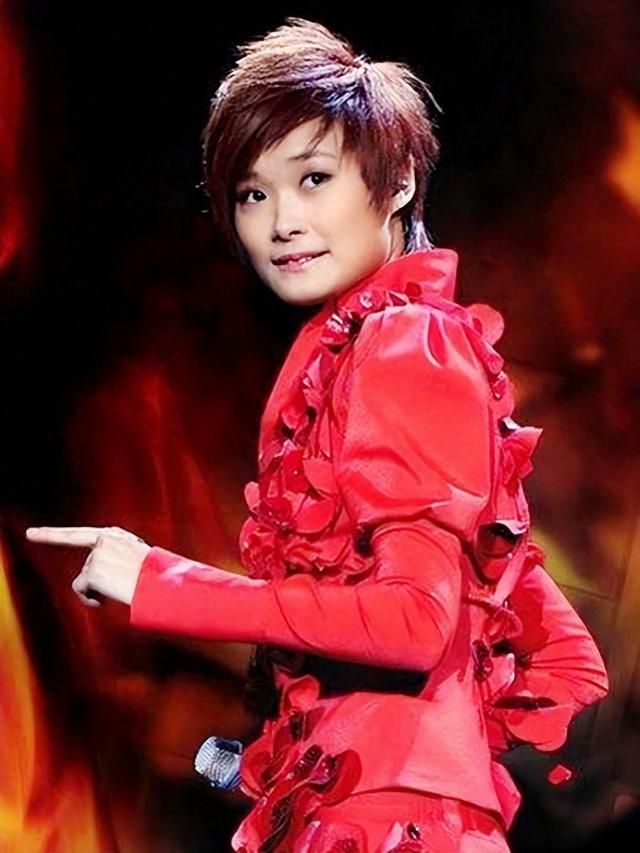 李宇春之母徐圣云：担心女儿的婚事，求媒体放过女儿