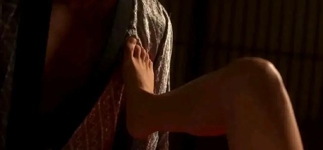 日本大尺度“三级片”【花宵道中】女主的颜值身材谁不迷糊！