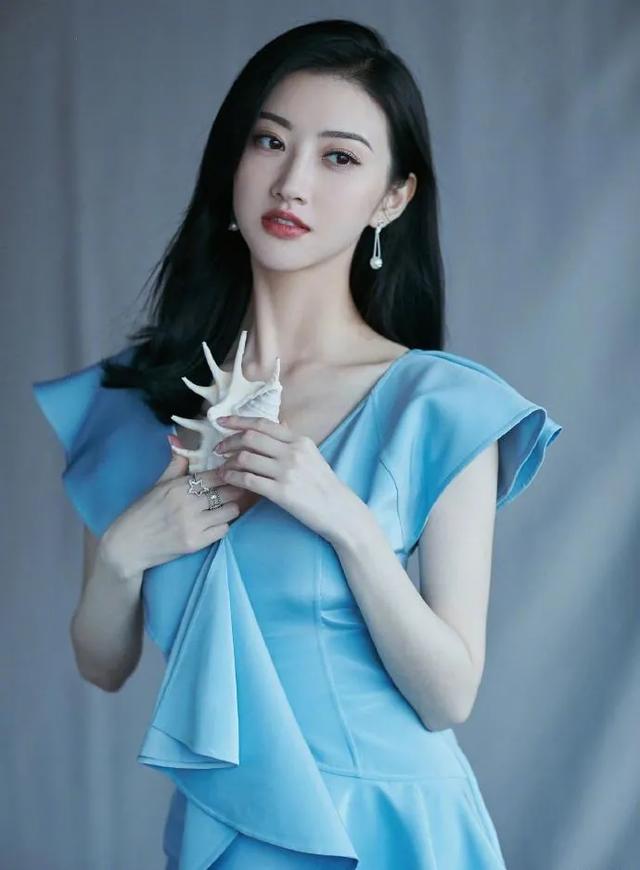 如何成为明星。成为明星并非一蹴而就的过程，需要付出...