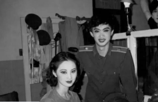 金星:顶着压力从男人变女人,她有3段婚姻两个配偶