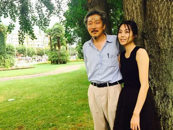 金敏喜：美得特殊，前任都是男神，却和64岁导演婚外恋9年怀了孕
