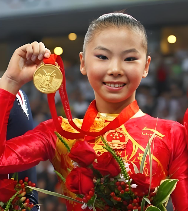 奥运冠军何可欣大婚上热搜！曾与父母住地下室，丈夫离过婚有孩子