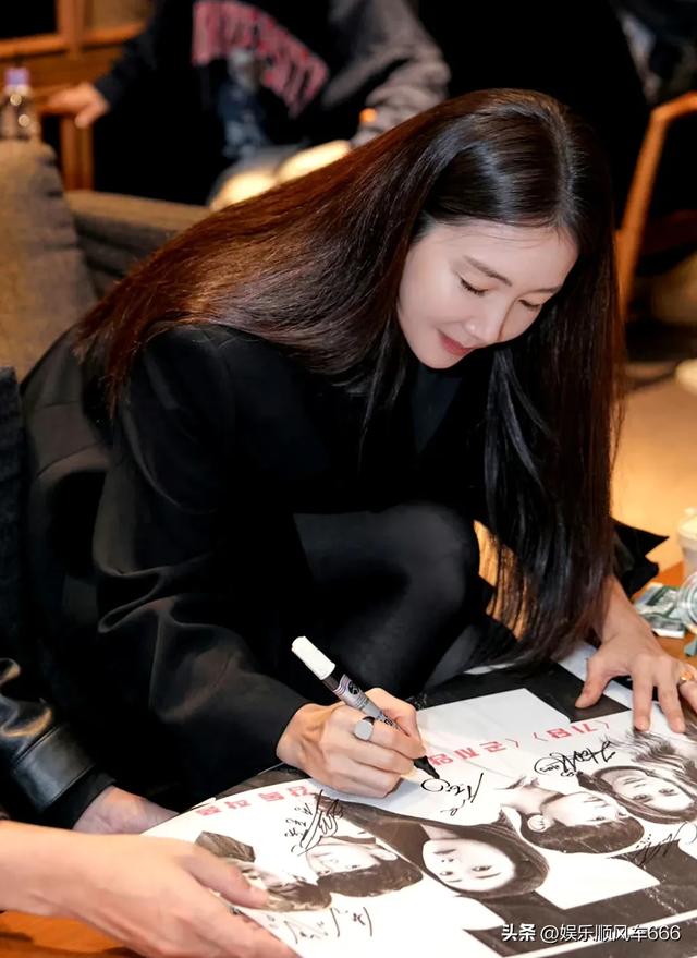 崔智友上《认识的哥哥》宣传新电影，YG官方公开宣传新照好美！