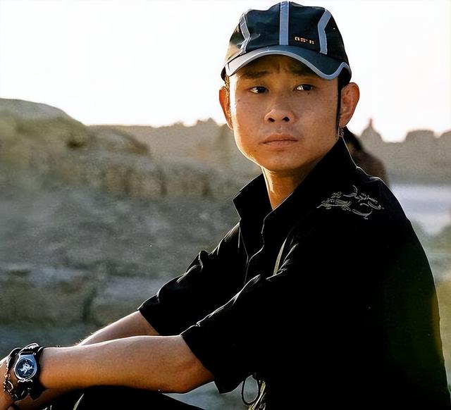 头婚嫌弃他穷,二婚把所有的爱都给了他,刀郎的成功,离不开妻子