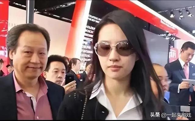 刘亦菲性感大红唇，她的颜值从未输过