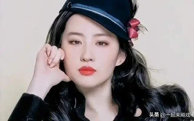 刘亦菲性感大红唇，她的颜值从未输过
