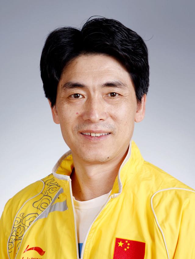 奥运冠军何可欣大婚上热搜！曾与父母住地下室，丈夫离过婚有孩子