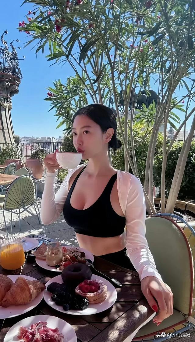 亚洲第一美女克拉拉：美貌与智慧并存的传奇