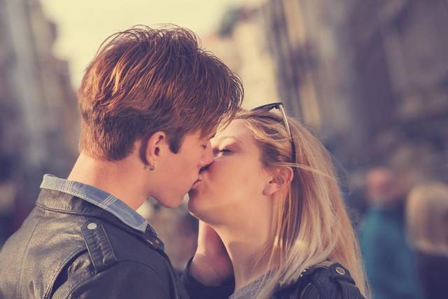 当男生觉得你很漂亮，会有什么表现