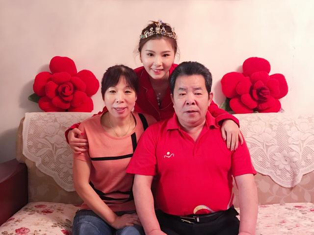 奥运冠军何可欣大婚上热搜！曾与父母住地下室，丈夫离过婚有孩子