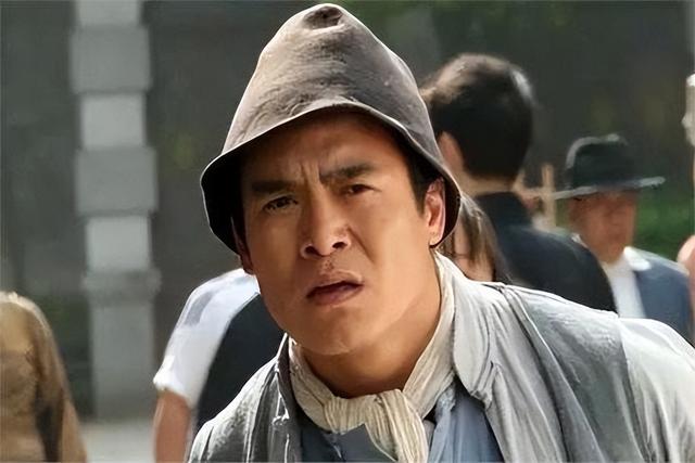 黑子：演过《打狗棍》的那图鲁，成名后不炒作没绯闻，娶芙蓉为妻