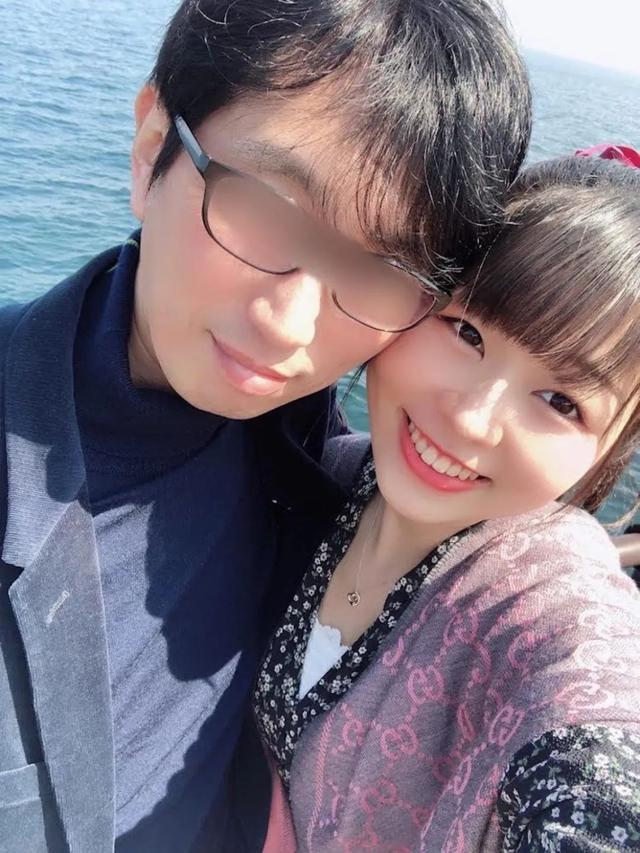 日本47岁男粉丝和20岁女偶像结婚，爱豆变妻子，生活居然还蛮和谐