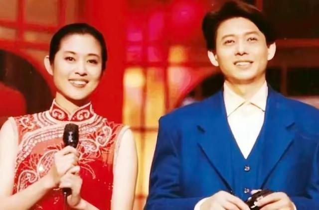 程前：与董卿同居6年，50岁再婚娶圈外娇妻，如今60岁大变模样
