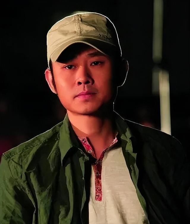 头婚嫌弃他穷,二婚把所有的爱都给了他,刀郎的成功,离不开妻子