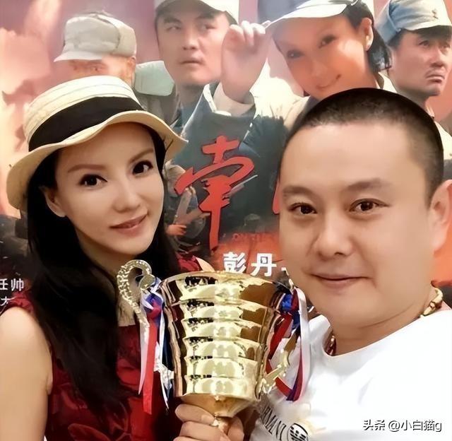 魔鬼身材彭丹，被称三级片“波神”，却转型为国际经济研究院院长