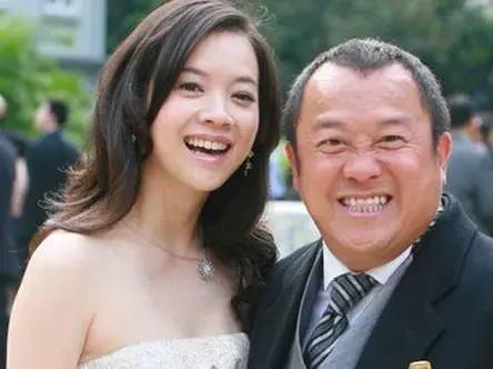 曾志伟的四个孩子：一个名导，一个败家，一个远嫁，一个50岁未婚