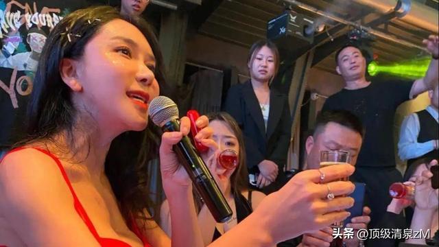 金瓶梅“龚玥菲”：身材堪称精品，凹凸有致，火辣爆棚！